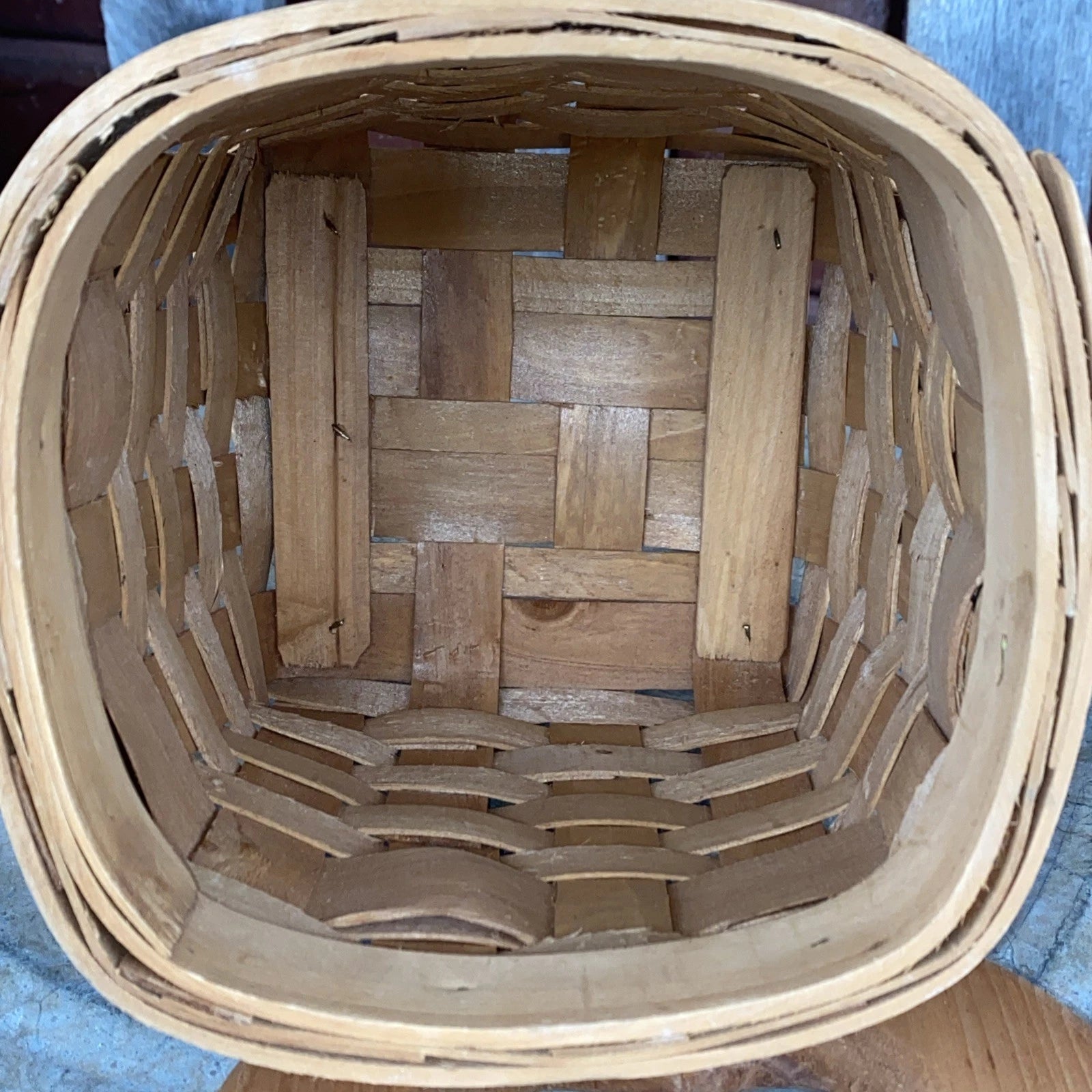 Woven Basket With Wood Lid Painted Apple Design Tissue Box Holder County Decor | eBay