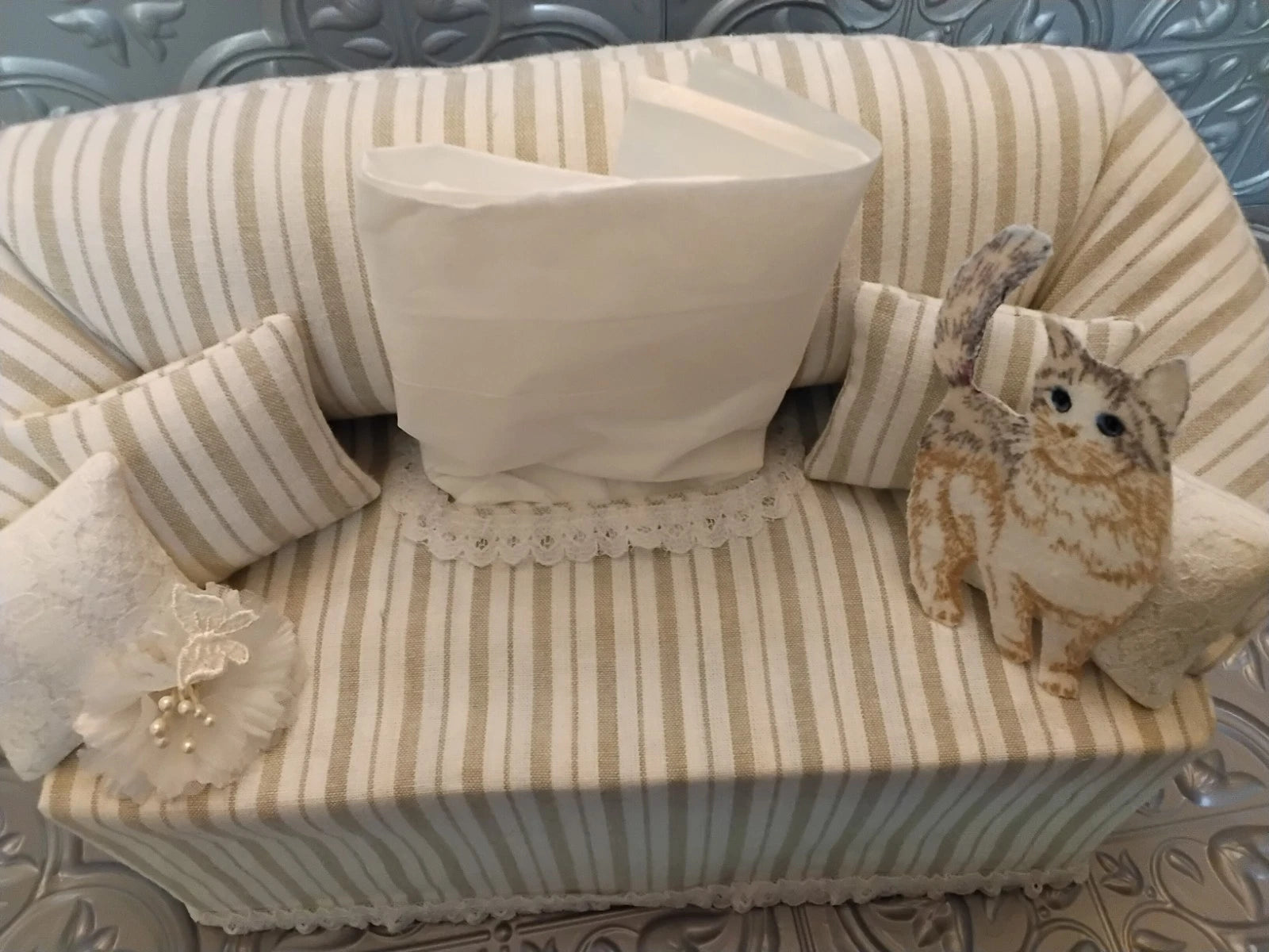 CAT AND BUTTERFLY SOFA TISSUE BOX COVER NEW HANDMADE FREE TISSUES | eBay