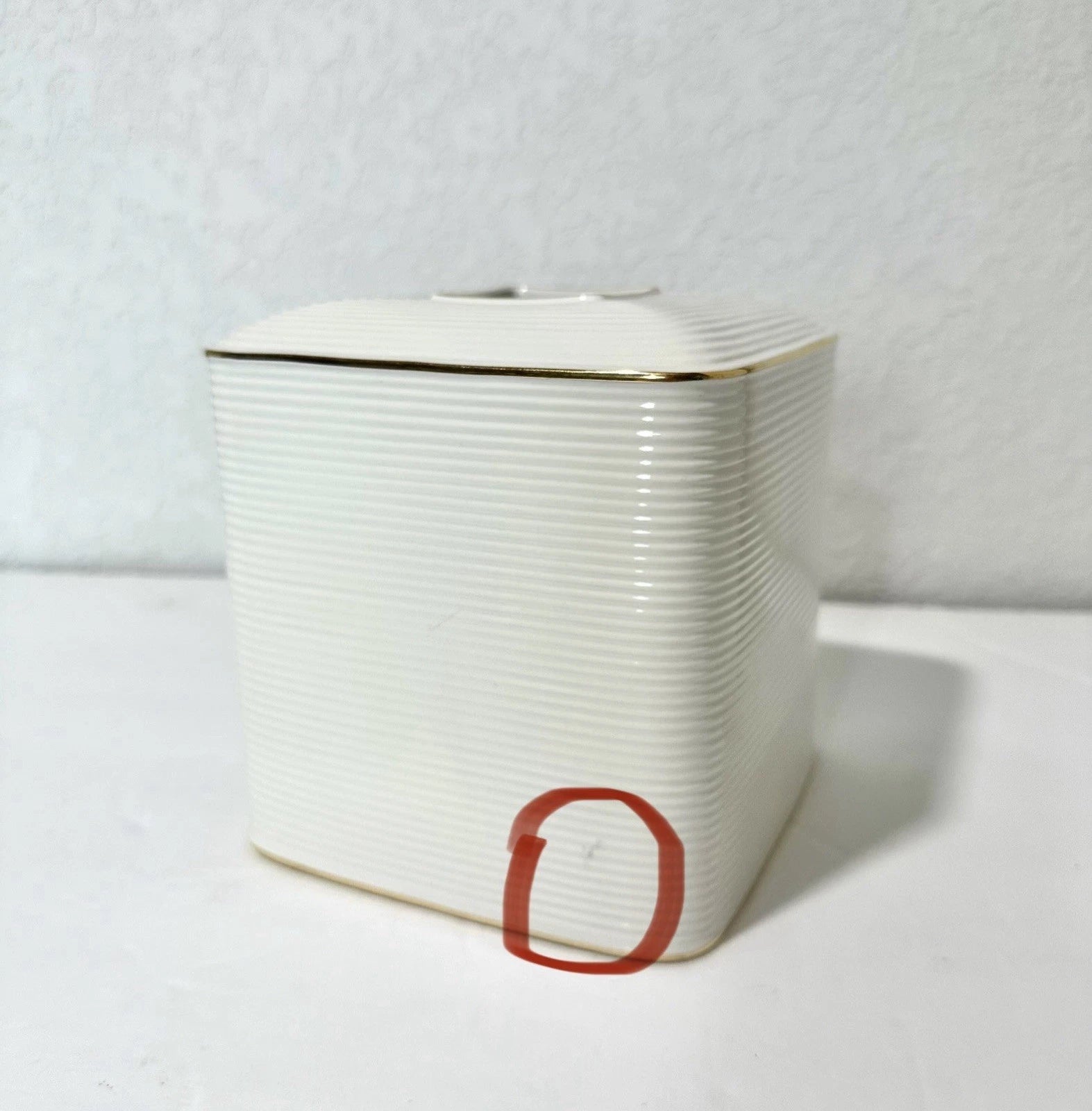 Charter Club Home Classic Ribbed Tissue Holder White /Gold Trim Preowned | eBay