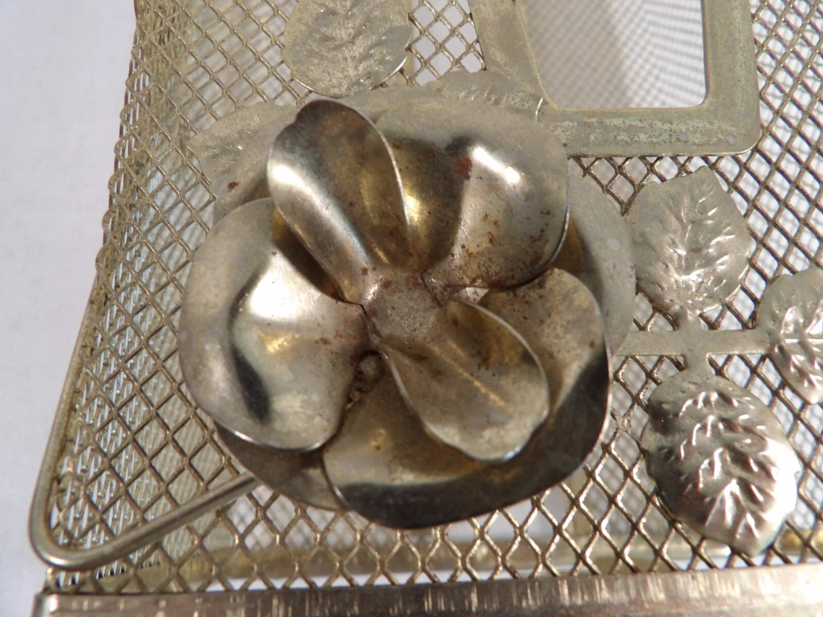 Vintage Tissue Box Holder Gold Color Metal Mesh w/Roses Hollywood Regency Style | eBay