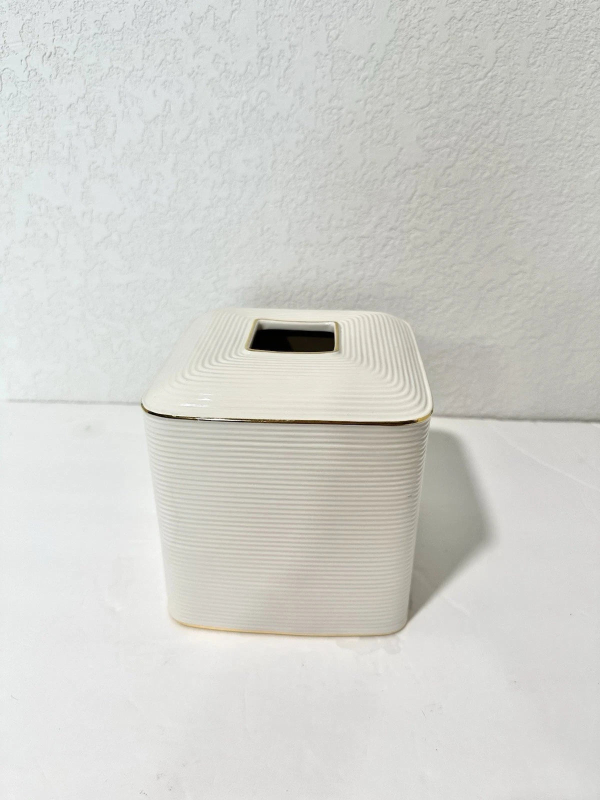 Charter Club Home Classic Ribbed Tissue Holder White /Gold Trim Preowned | eBay