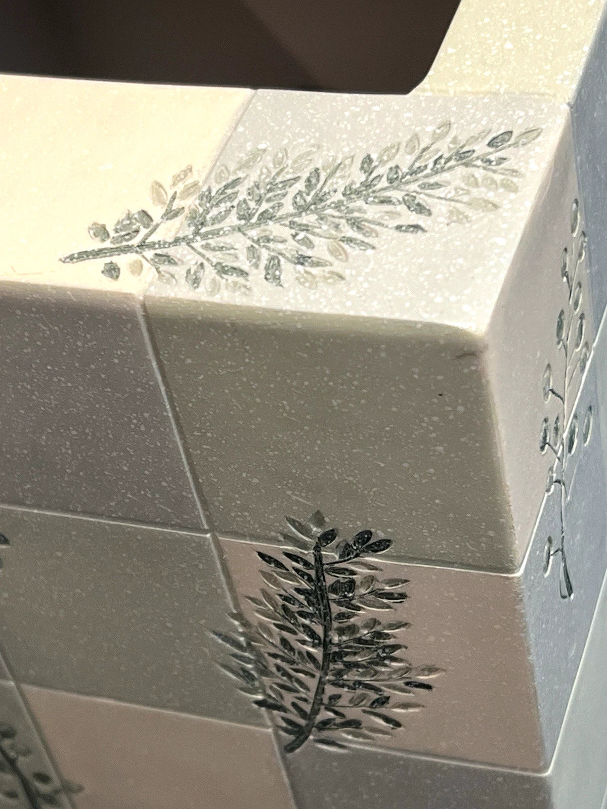 Croscill Rainier Everest Ceramic Tissue Box Cover Holder Green Botanical NEW | eBay