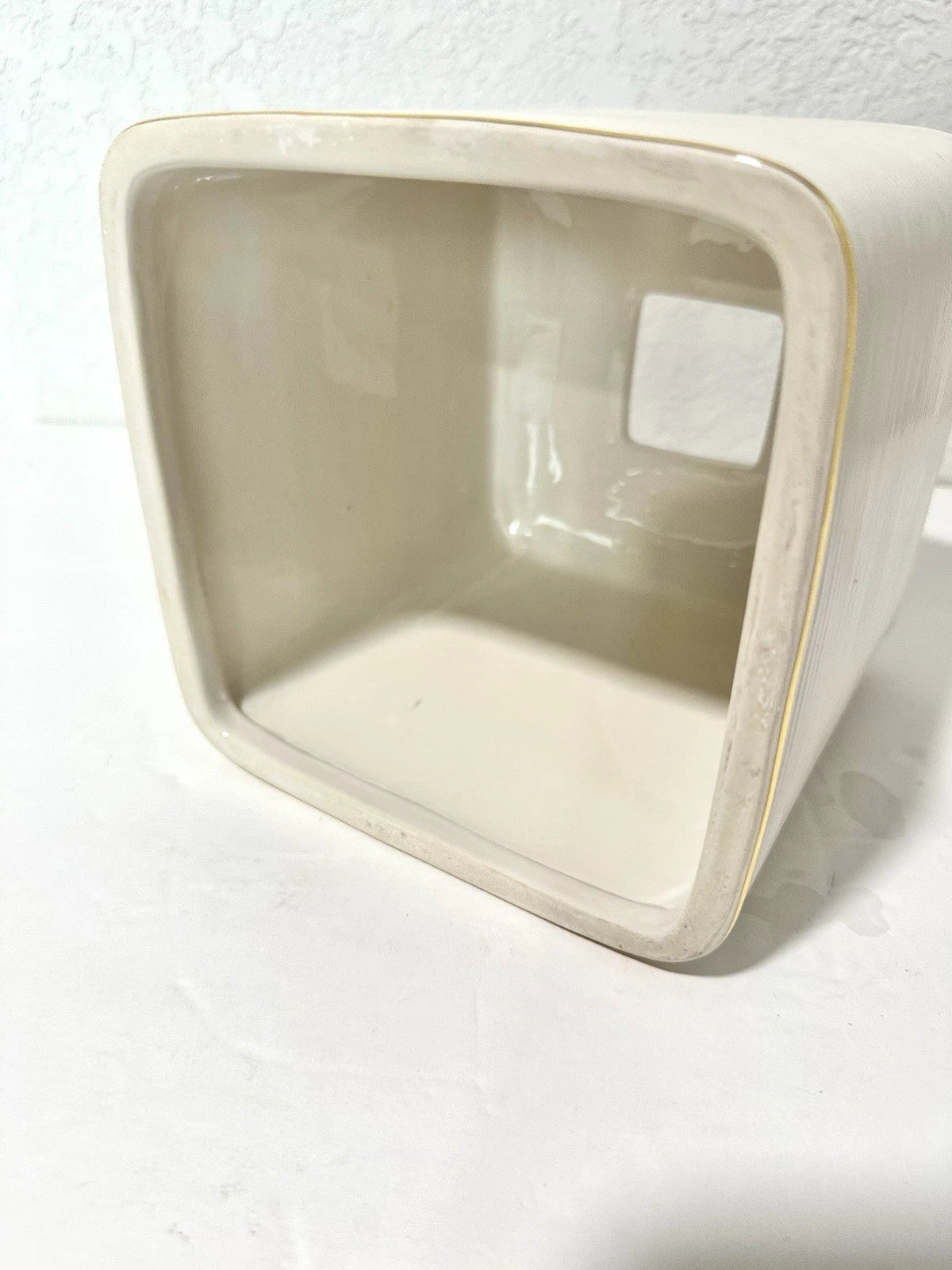 Charter Club Home Classic Ribbed Tissue Holder White /Gold Trim Preowned | eBay