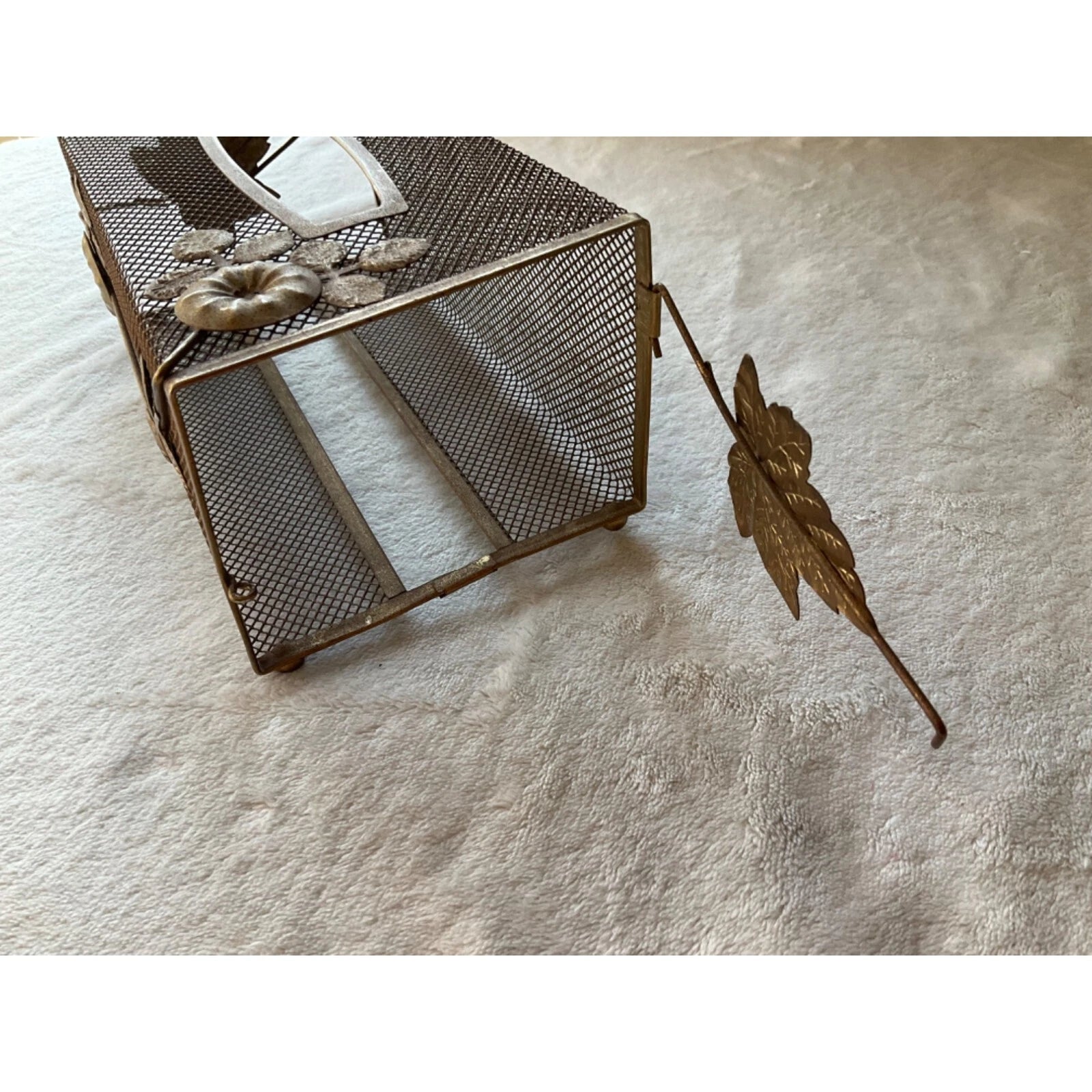 VTG MCM Tissue Box Cover Gold Tone Wire Mesh Hollywood Regency Leaves Flowers 3D | eBay
