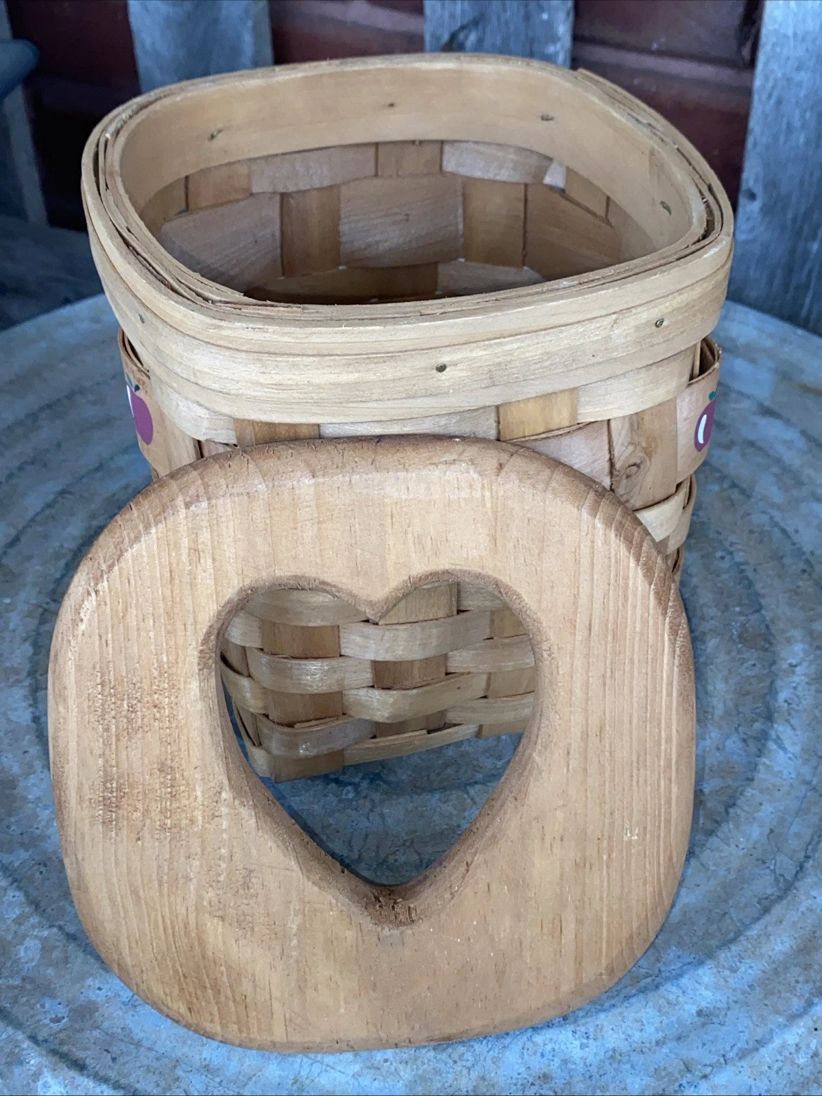 Woven Basket With Wood Lid Painted Apple Design Tissue Box Holder County Decor | eBay