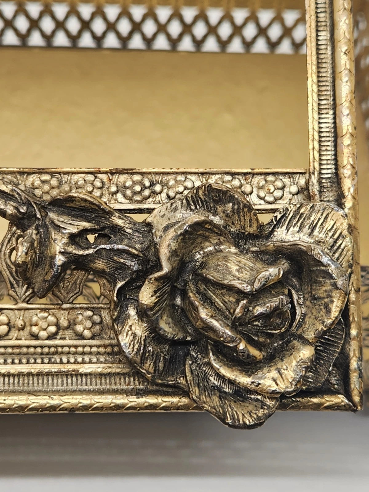 Vintage Gold Filigree Hollywood Regency Claw Footed w/Roses Tissue Box Holder | eBay