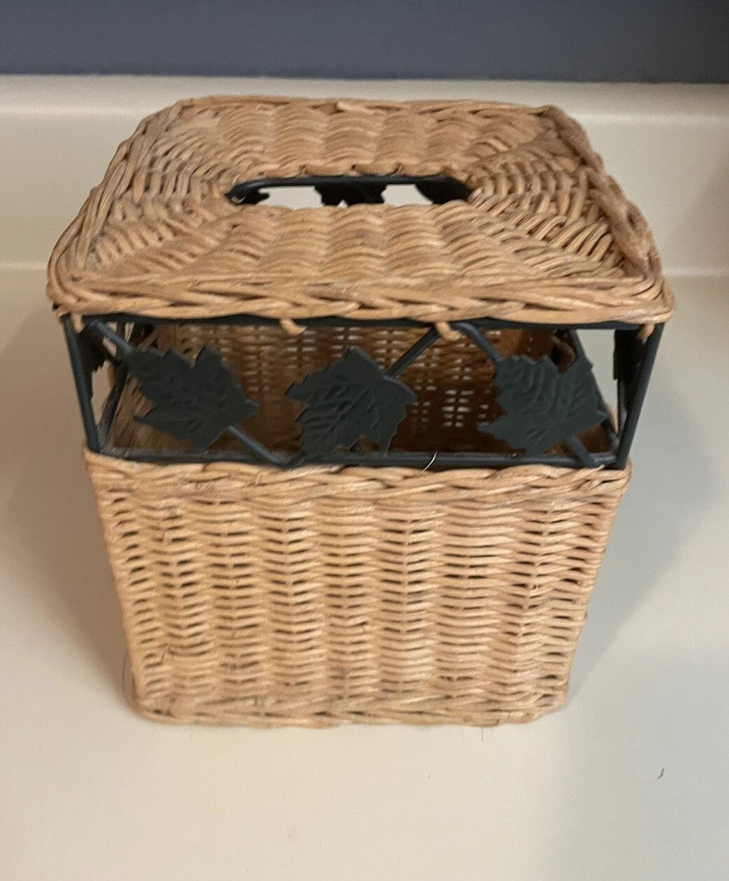 Springs Vintage Wicker/Rattan & Metal Ivy Leaf Vine Natural Tissue Box Cover | eBay
