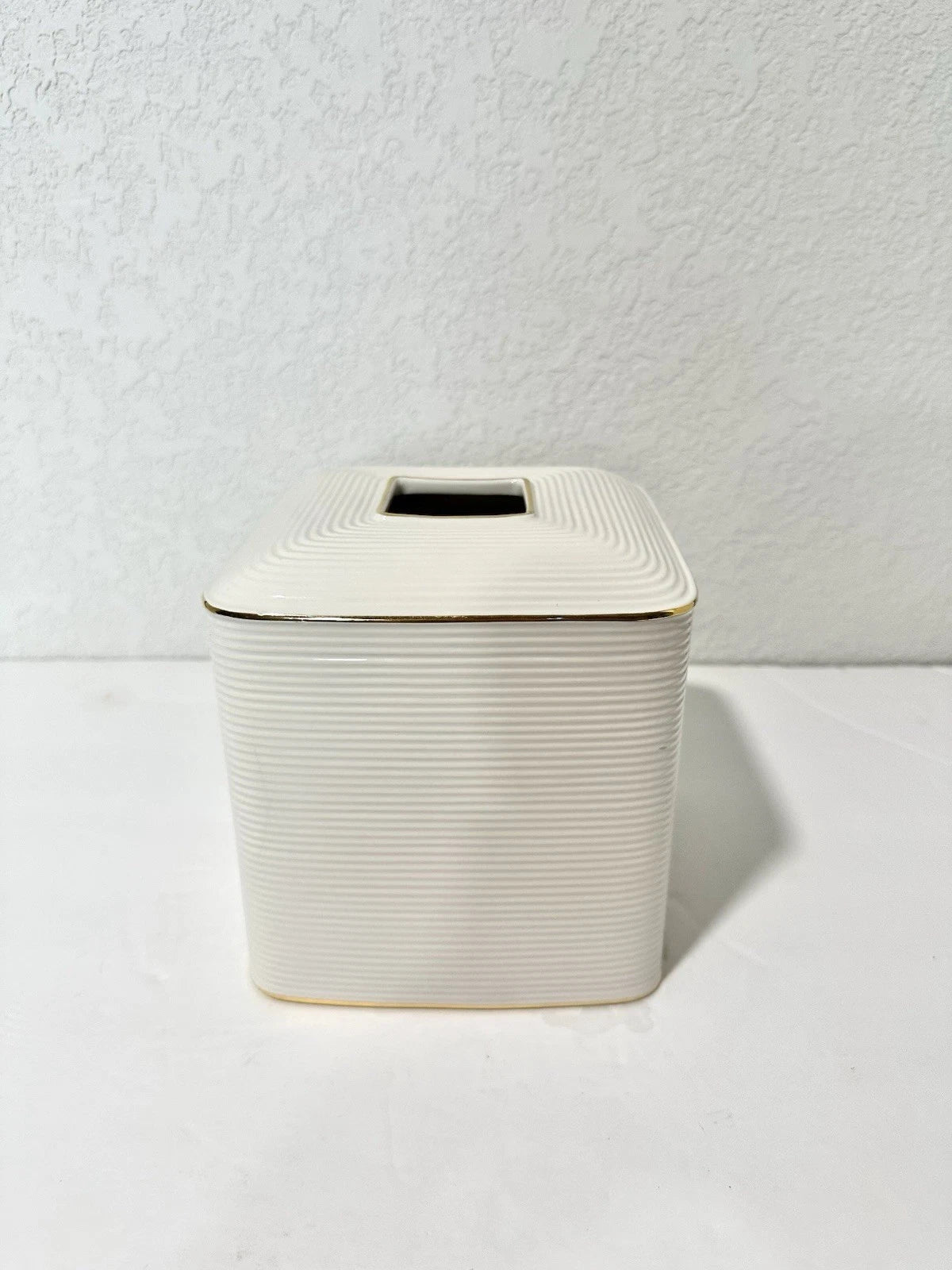 Charter Club Home Classic Ribbed Tissue Holder White /Gold Trim Preowned | eBay