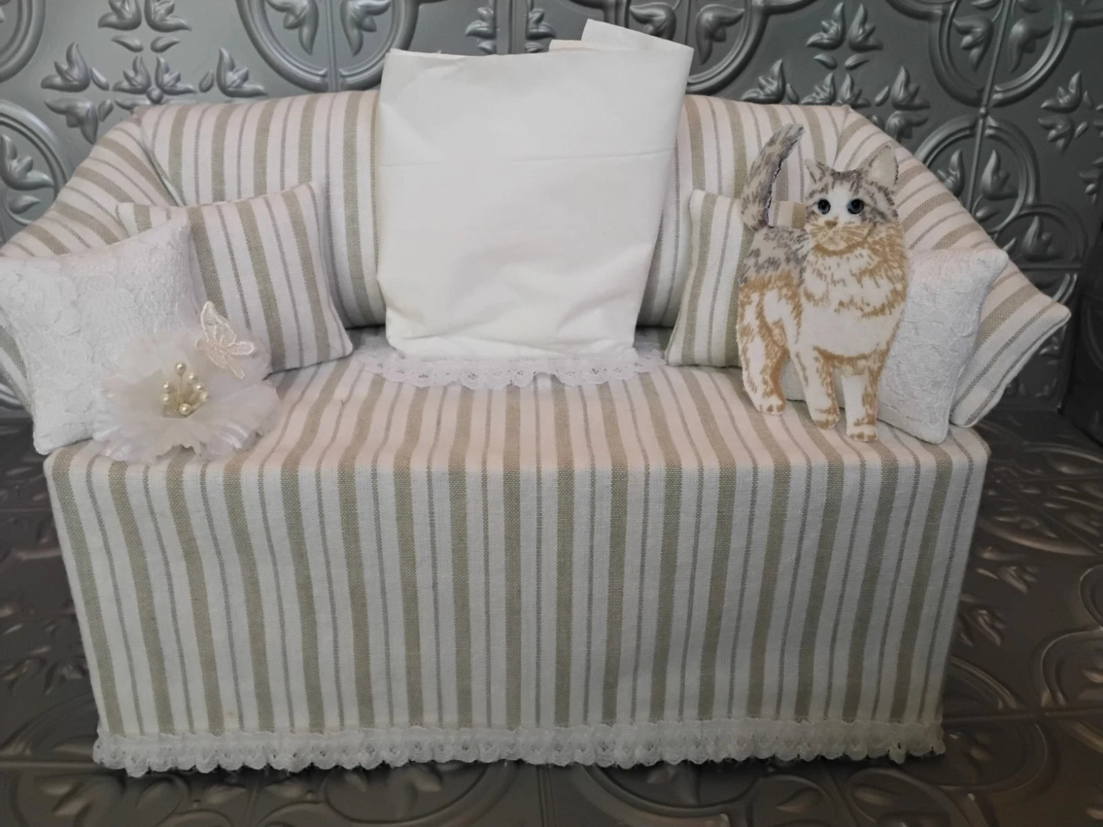 CAT AND BUTTERFLY SOFA TISSUE BOX COVER NEW HANDMADE FREE TISSUES | eBay