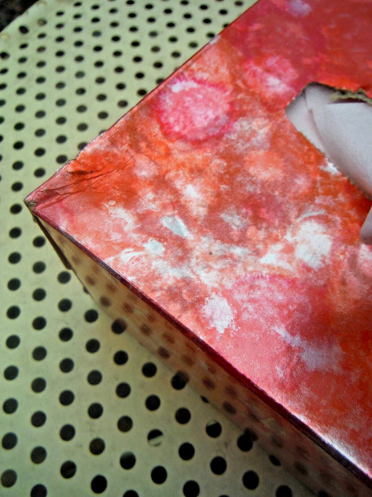 Vintage Needlework Rectangular Pink & Gold Tissue Box Cover & 1976 Box Tissues | eBay