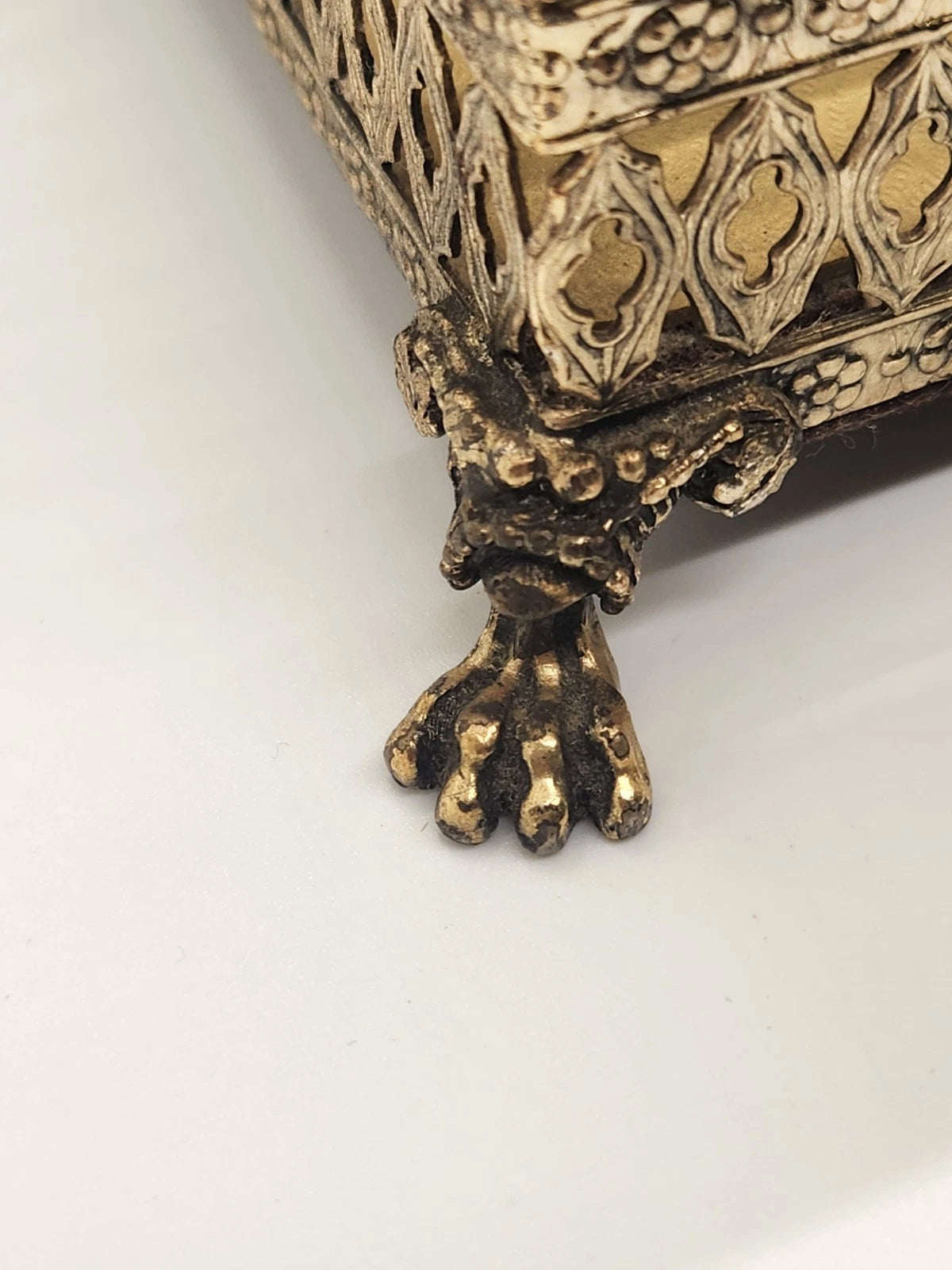 Vintage Gold Filigree Hollywood Regency Claw Footed w/Roses Tissue Box Holder | eBay